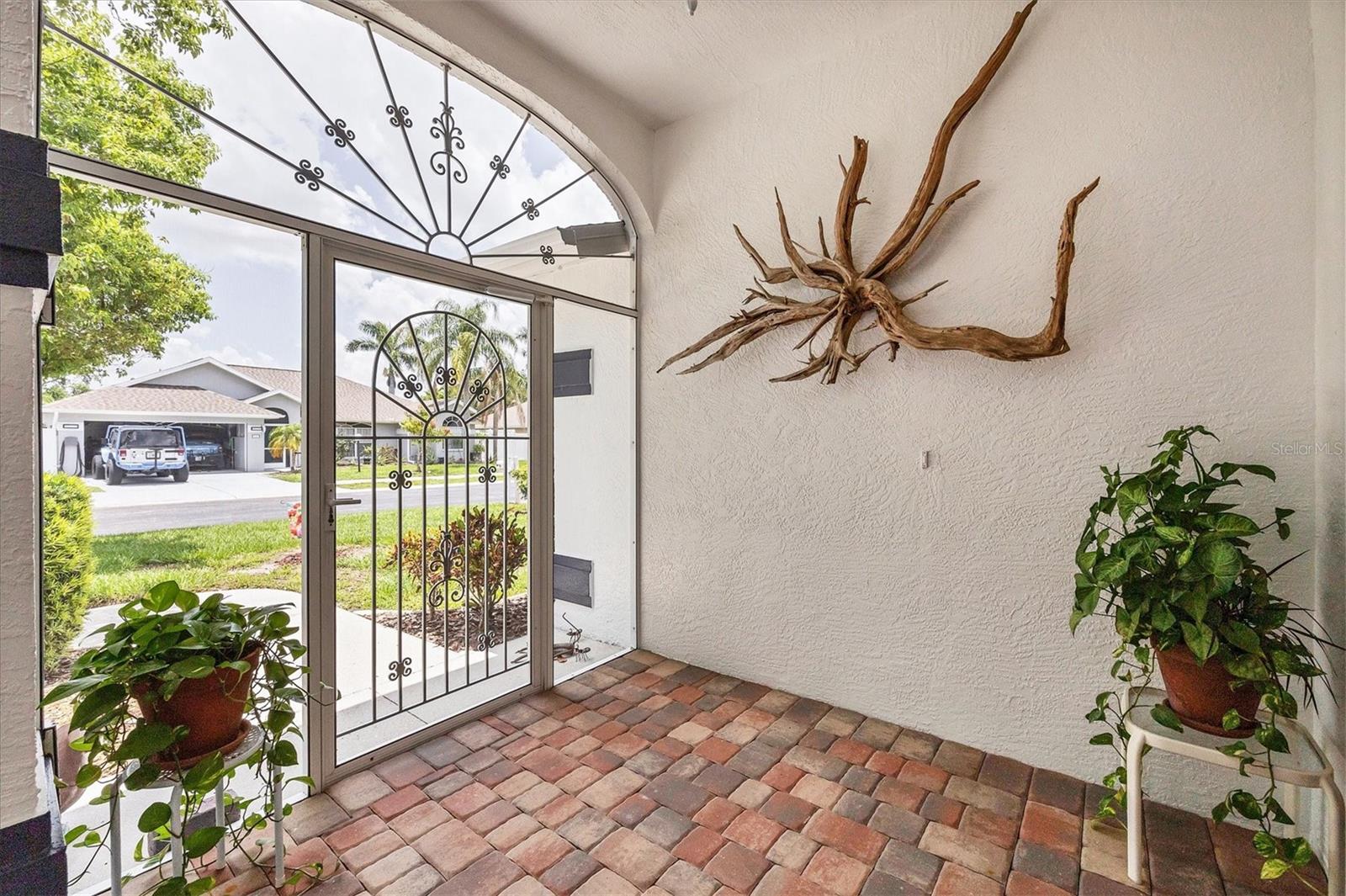2381 APPALOOSA CIRCLE