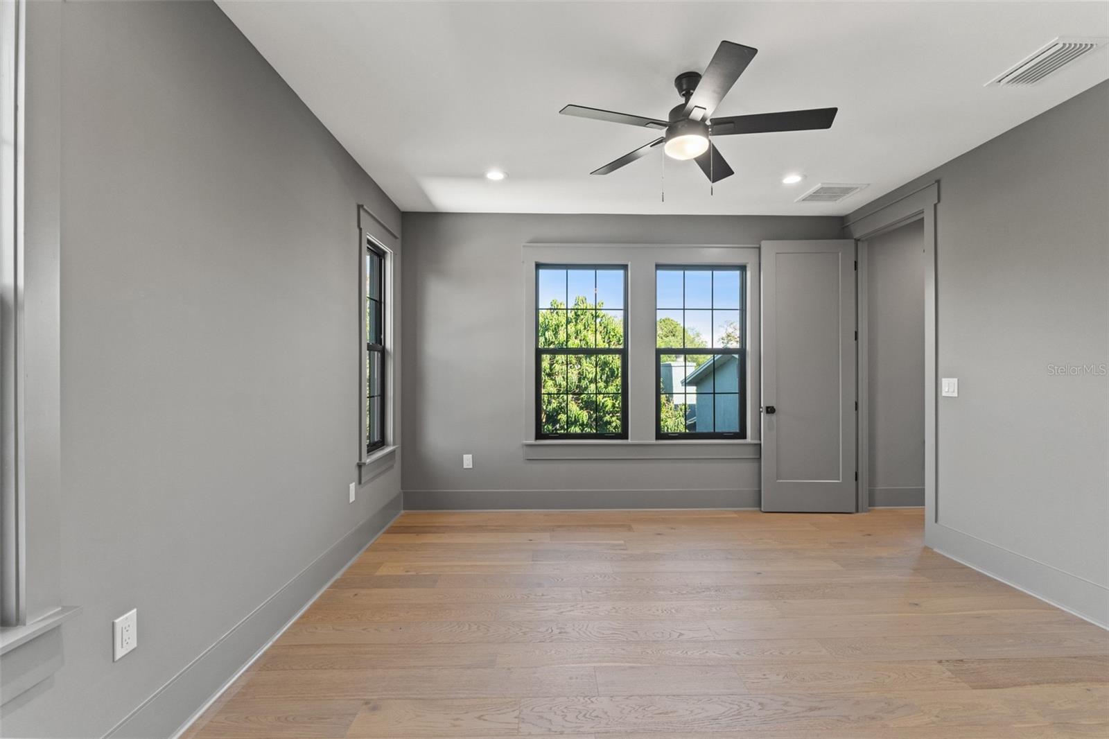 RIDGEWOOD PARK - Residential