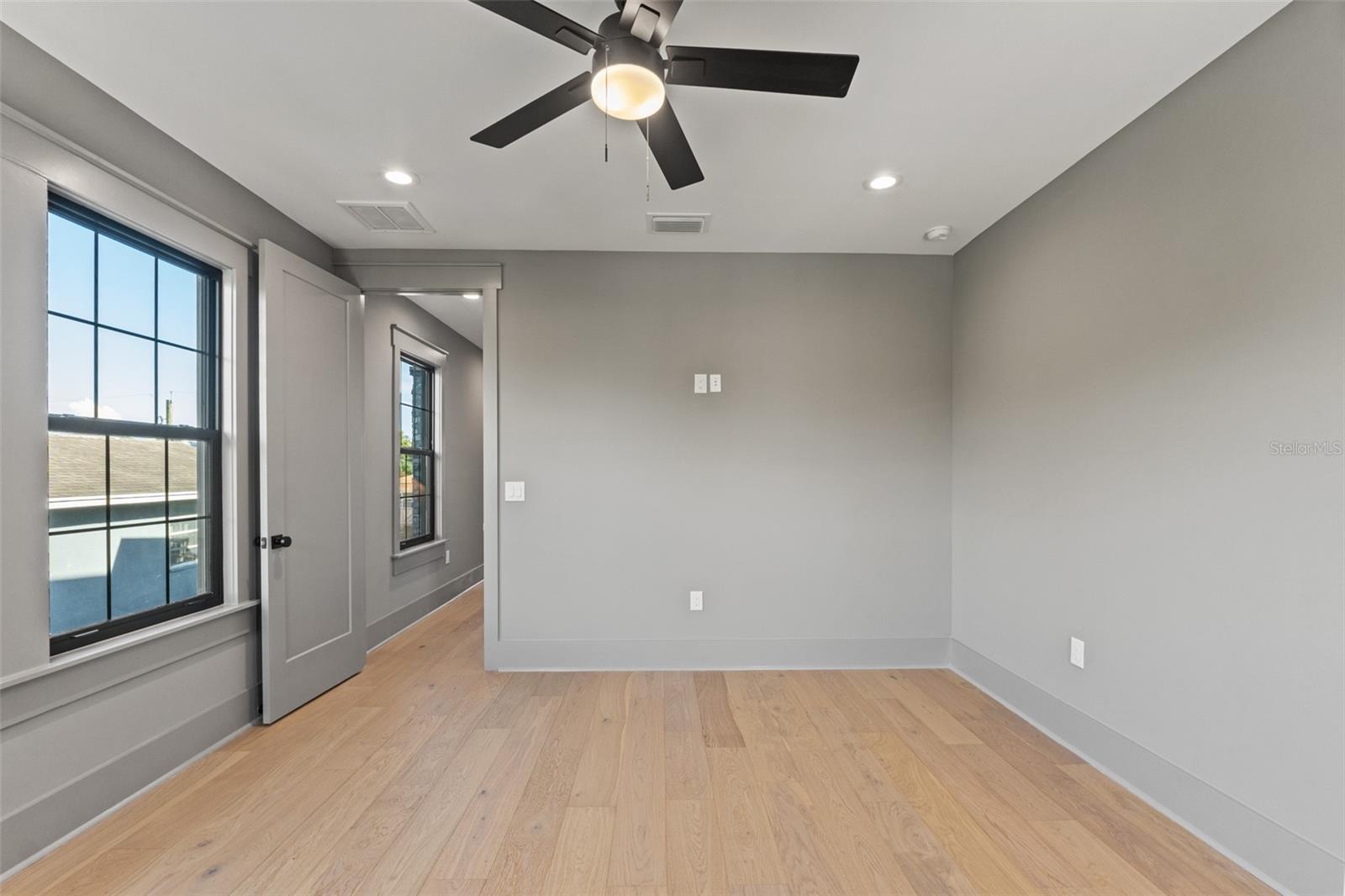 RIDGEWOOD PARK - Residential