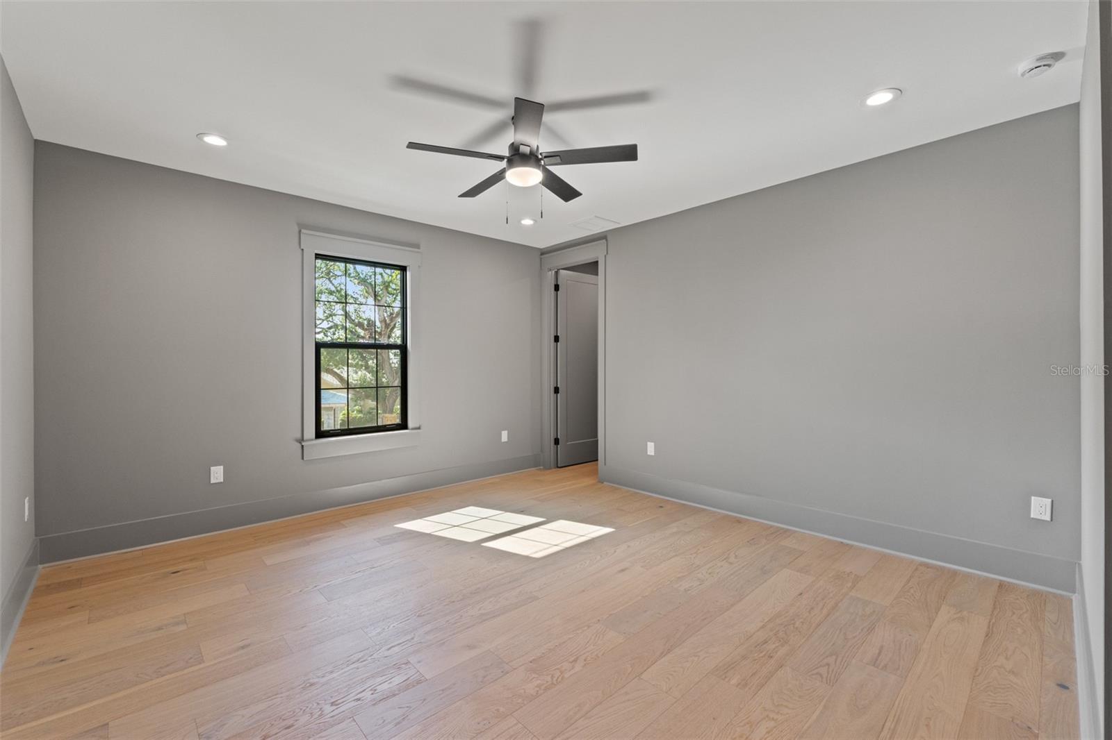 RIDGEWOOD PARK - Residential