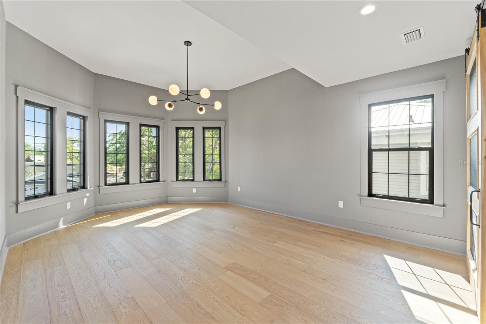 RIDGEWOOD PARK - Residential