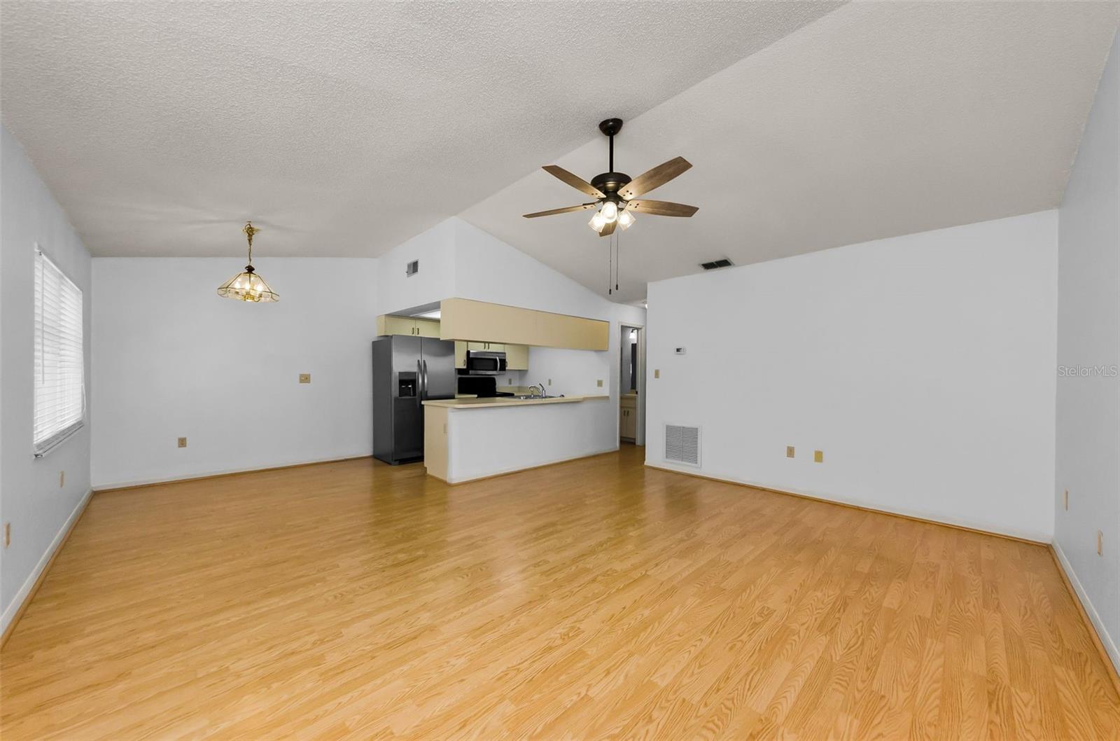 1902 ELAINE DRIVE