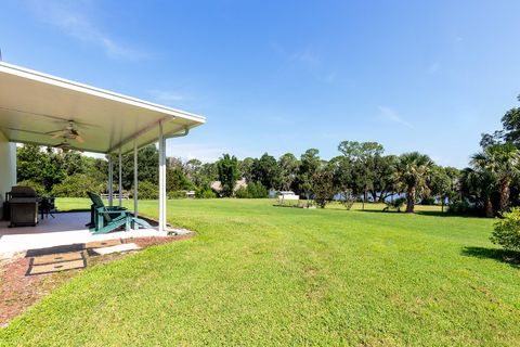 Tiny photo for 590 Crescent Street, Umatilla, FL 32784 (MLS # G5100308)