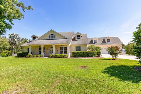 Tiny photo for 590 Crescent Street, Umatilla, FL 32784 (MLS # G5100308)