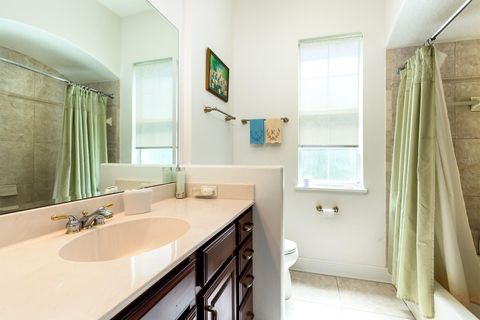 Tiny photo for 590 Crescent Street, Umatilla, FL 32784 (MLS # G5100308)