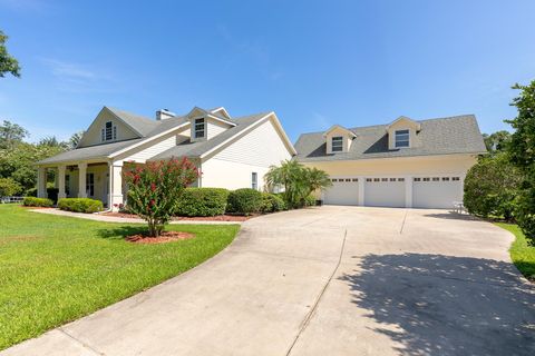 Tiny photo for 590 Crescent Street, Umatilla, FL 32784 (MLS # G5100308)