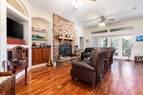 Tiny photo for 590 Crescent Street, Umatilla, FL 32784 (MLS # G5100308)