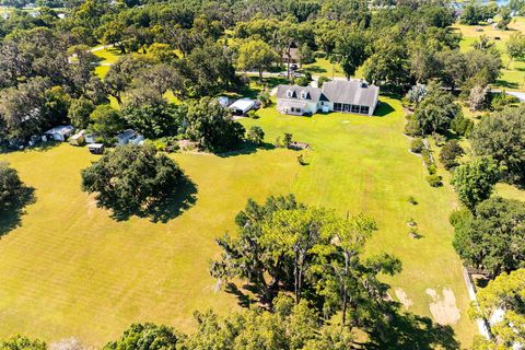 Tiny photo for 590 Crescent Street, Umatilla, FL 32784 (MLS # G5100308)