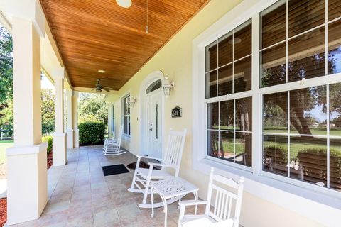 Tiny photo for 590 Crescent Street, Umatilla, FL 32784 (MLS # G5100308)