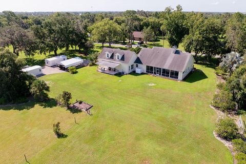 Tiny photo for 590 Crescent Street, Umatilla, FL 32784 (MLS # G5100308)