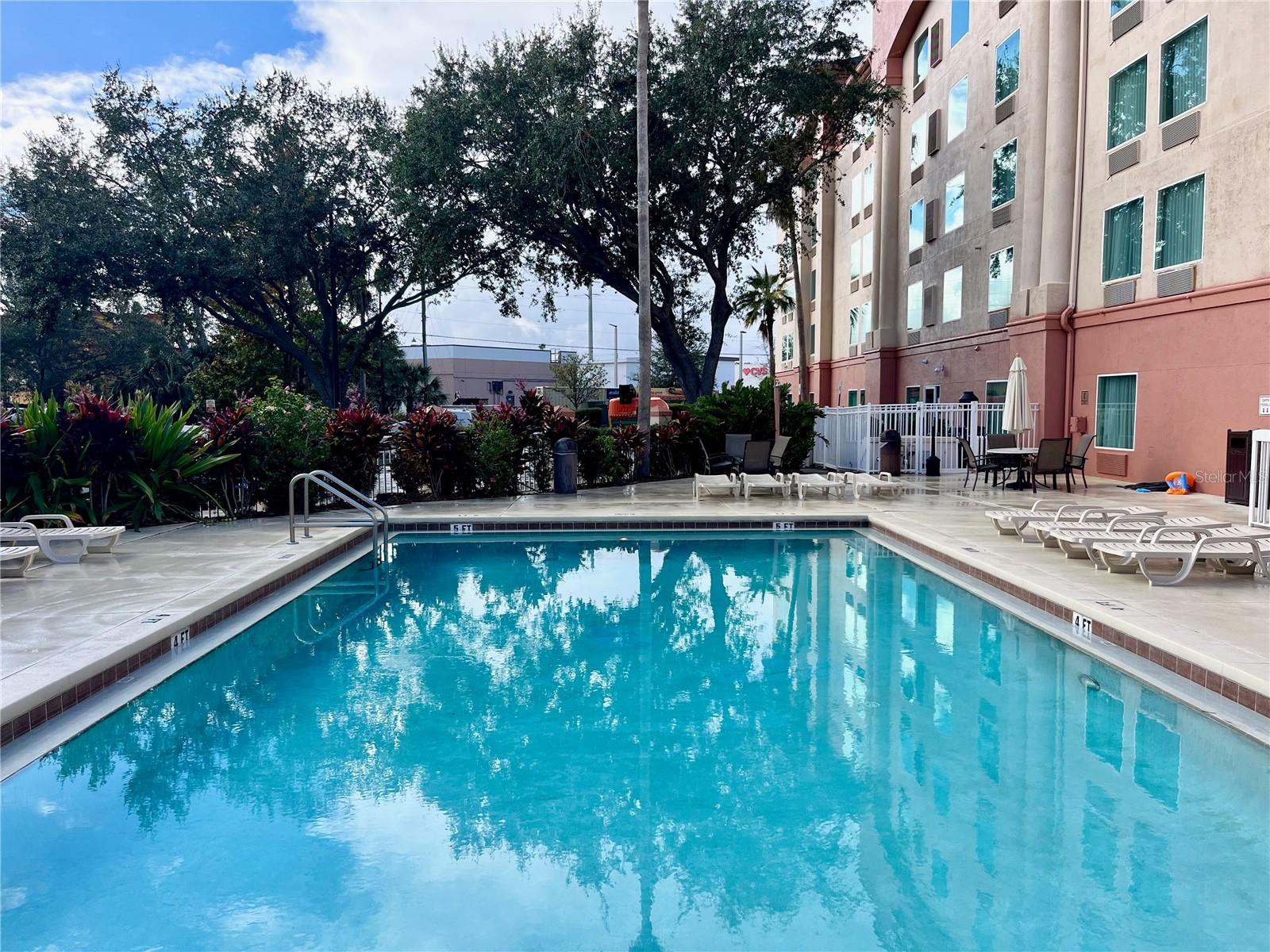 MERIDIAN PALMS COMM CONDO - Residential