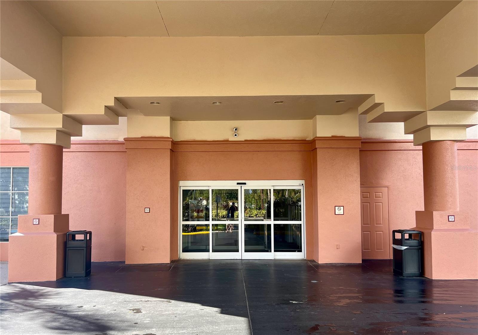 MERIDIAN PALMS COMM CONDO - Residential