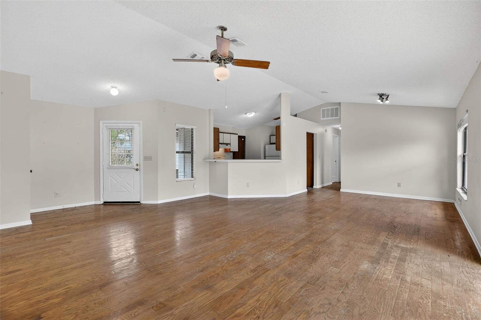 HUNTERS TRACE - Residential