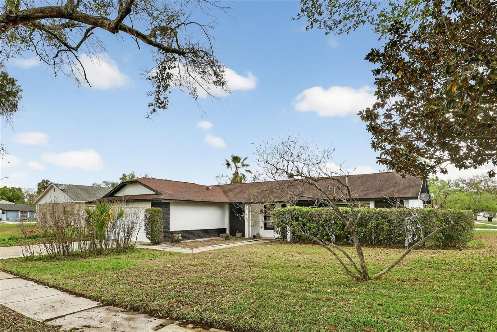 9823 BALMORAL CIRCLE