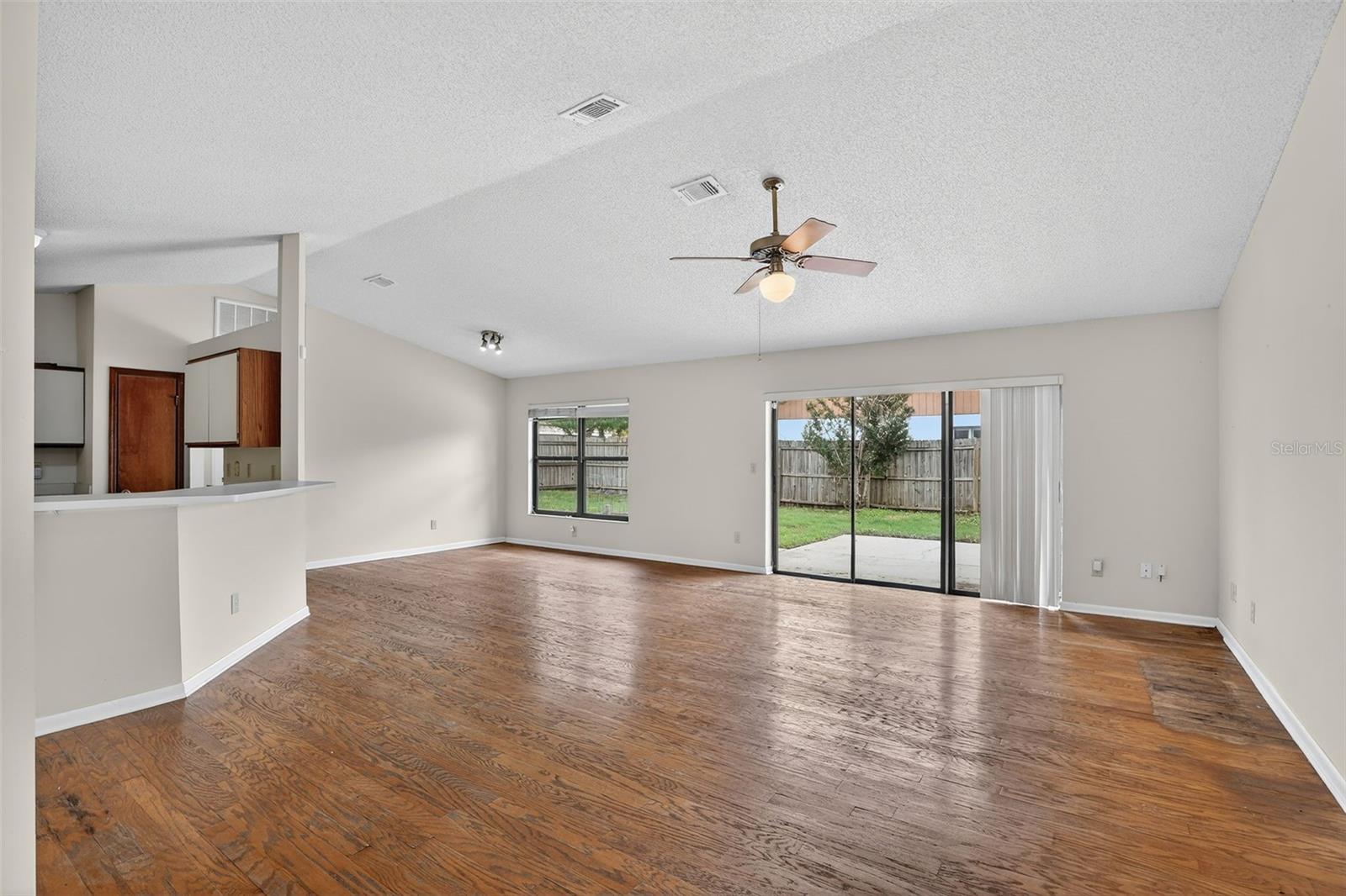 HUNTERS TRACE - Residential