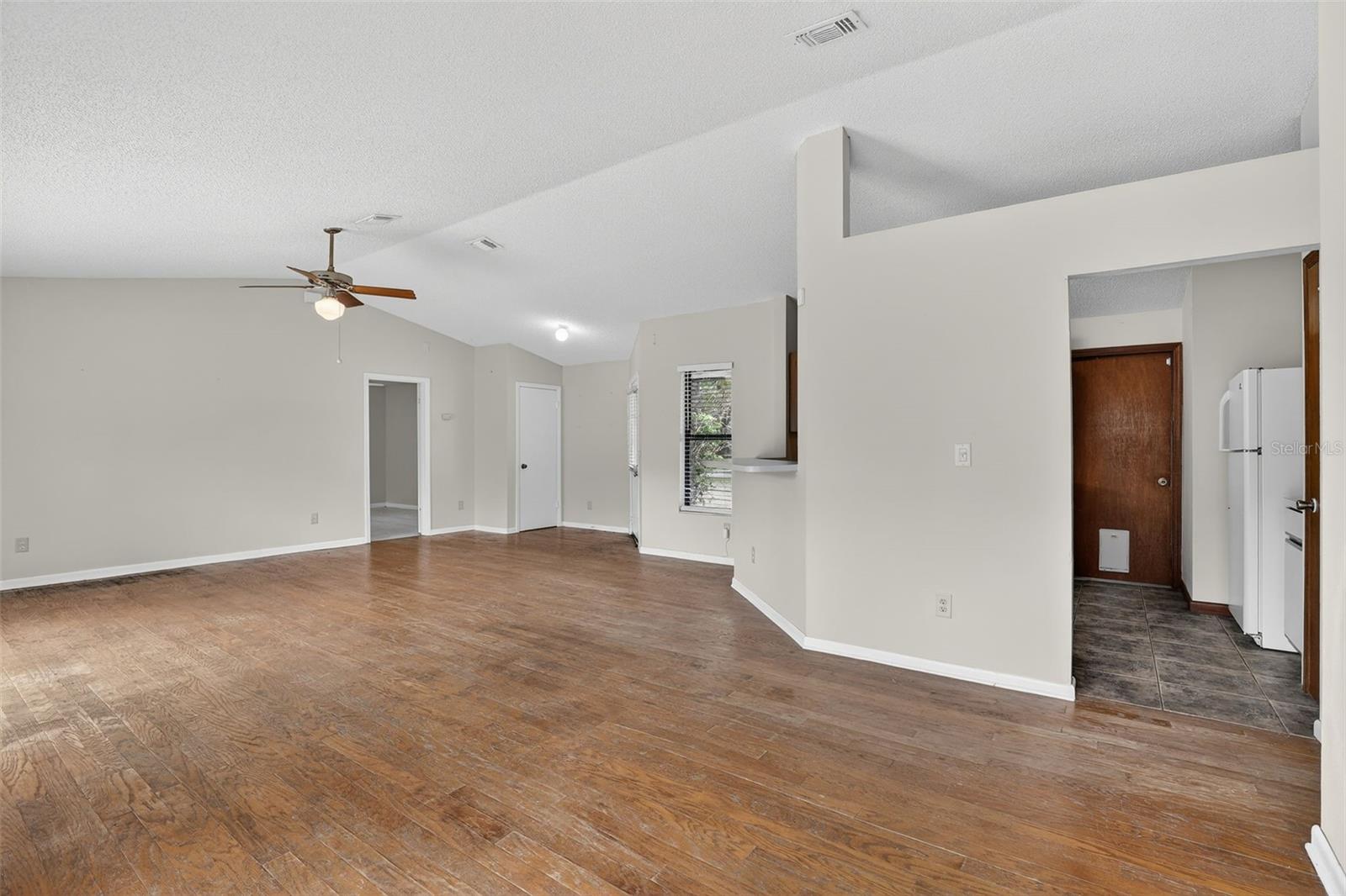 HUNTERS TRACE - Residential