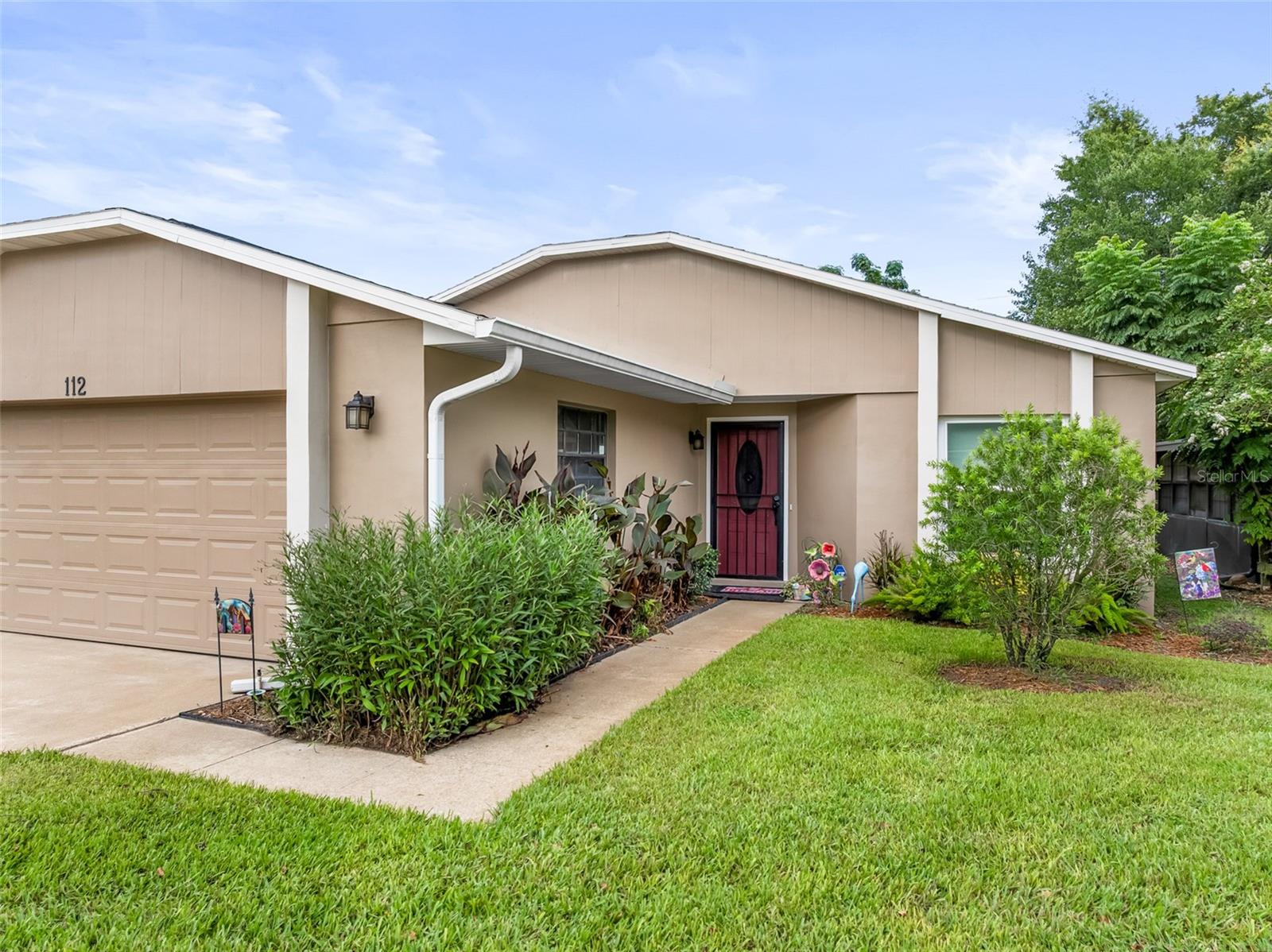112 MAYFAIR CT