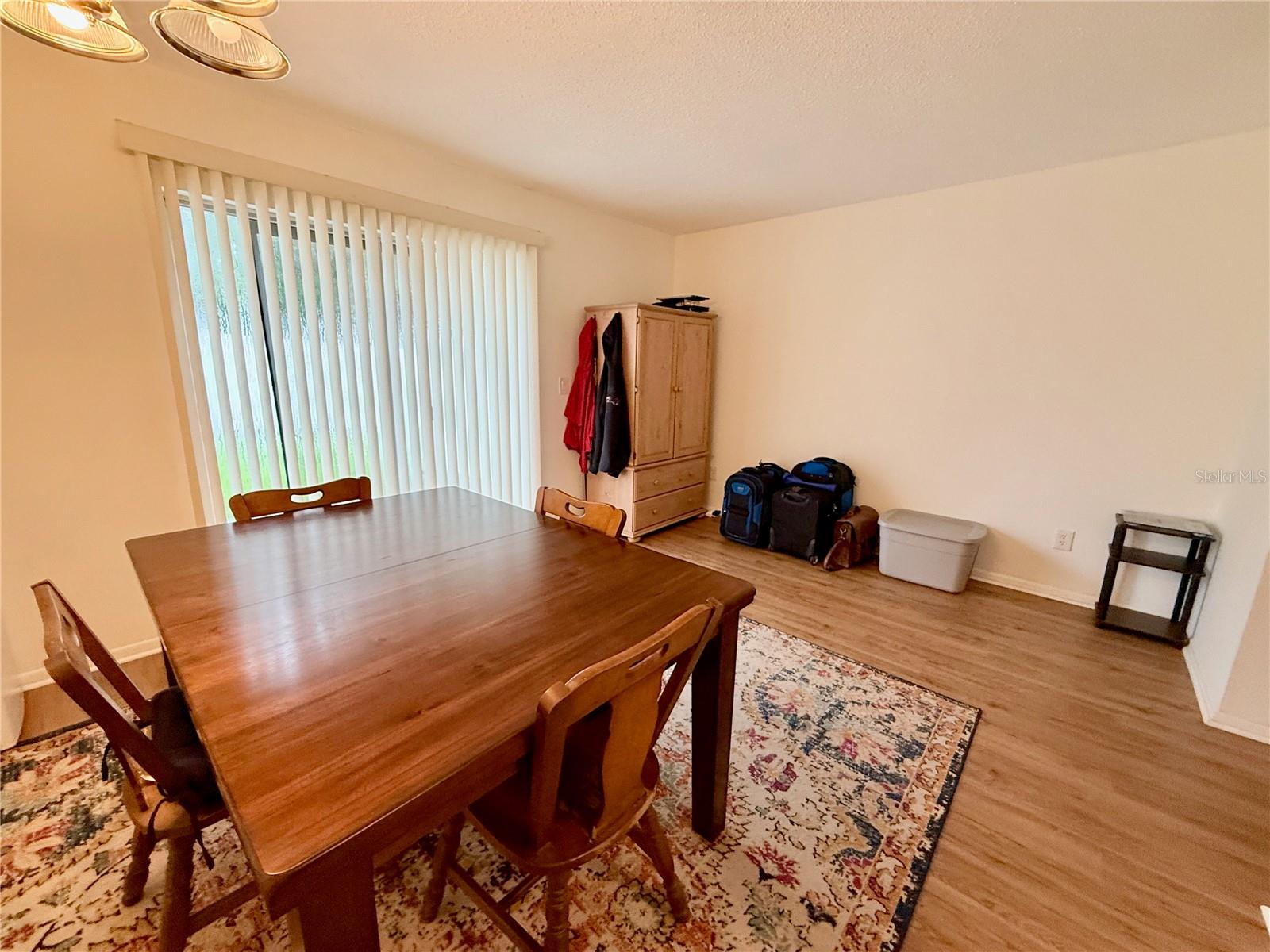 SUMMER LAKES - Residential Lease
