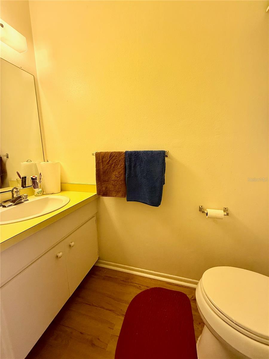 SUMMER LAKES - Residential Lease