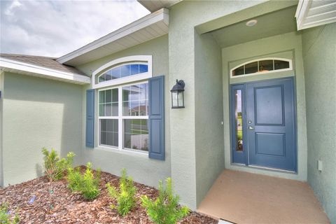 A home in AUBURNDALE