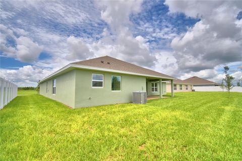 A home in AUBURNDALE