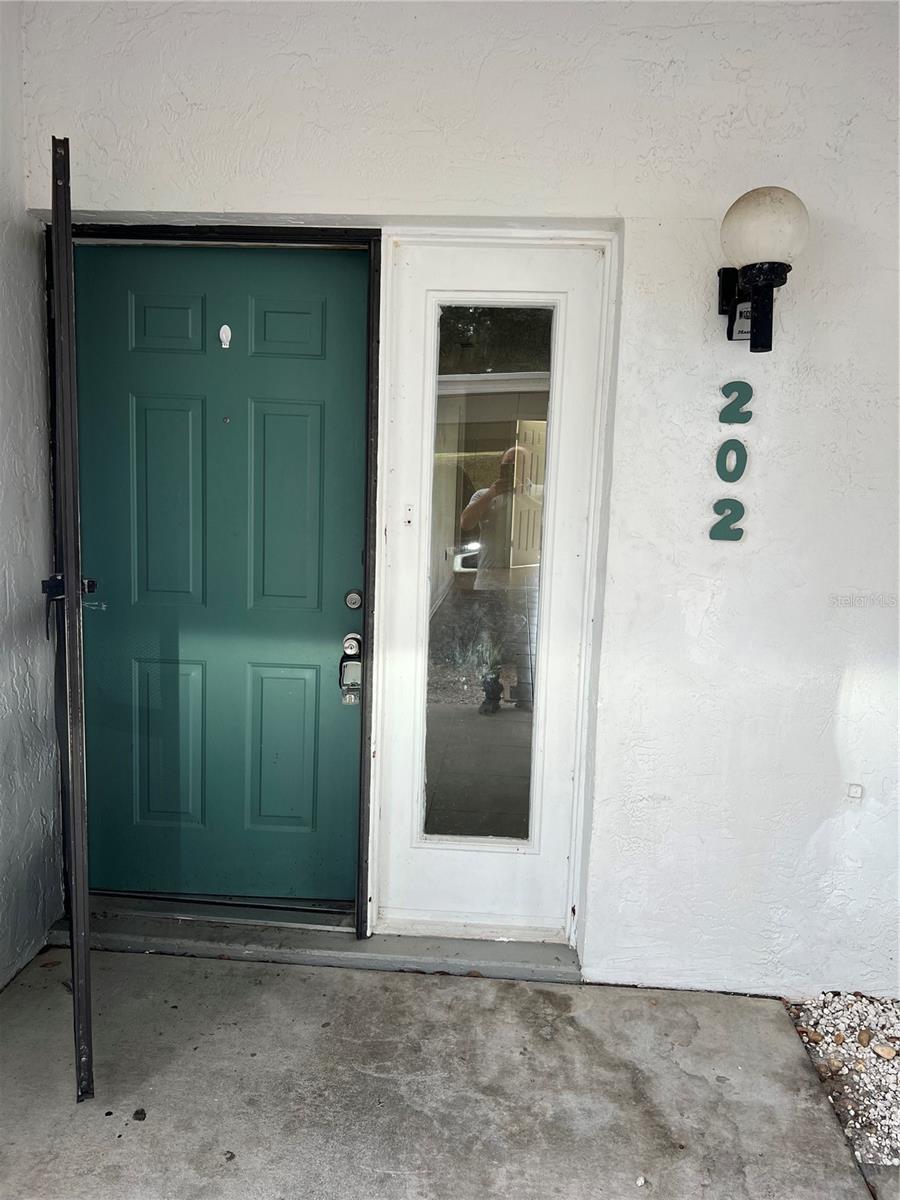 COUNTRY LAKE CONDO PH 01 - Residential