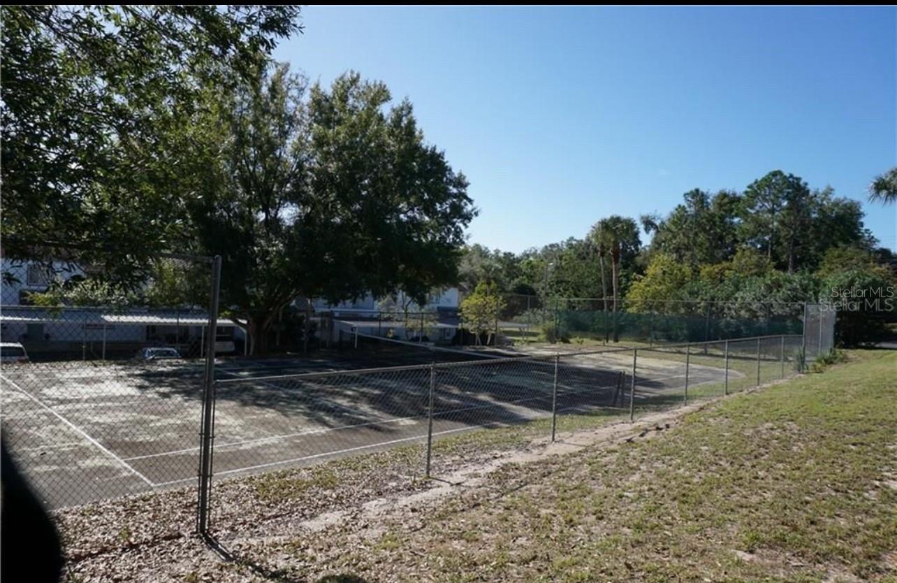 COUNTRY LAKE CONDO PH 01 - Residential