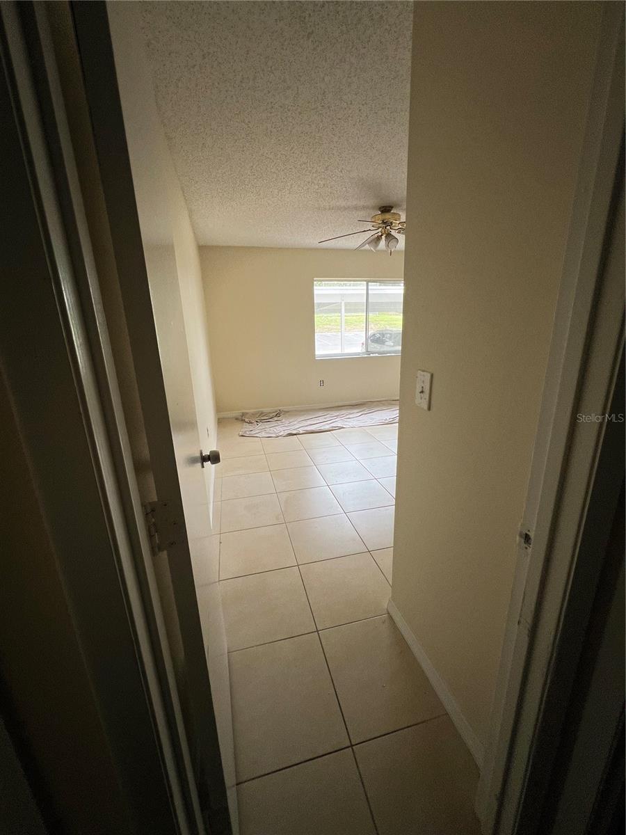 COUNTRY LAKE CONDO PH 01 - Residential