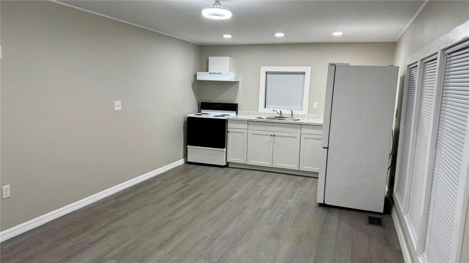 NOT IN SUBDIVISION - Residential Lease