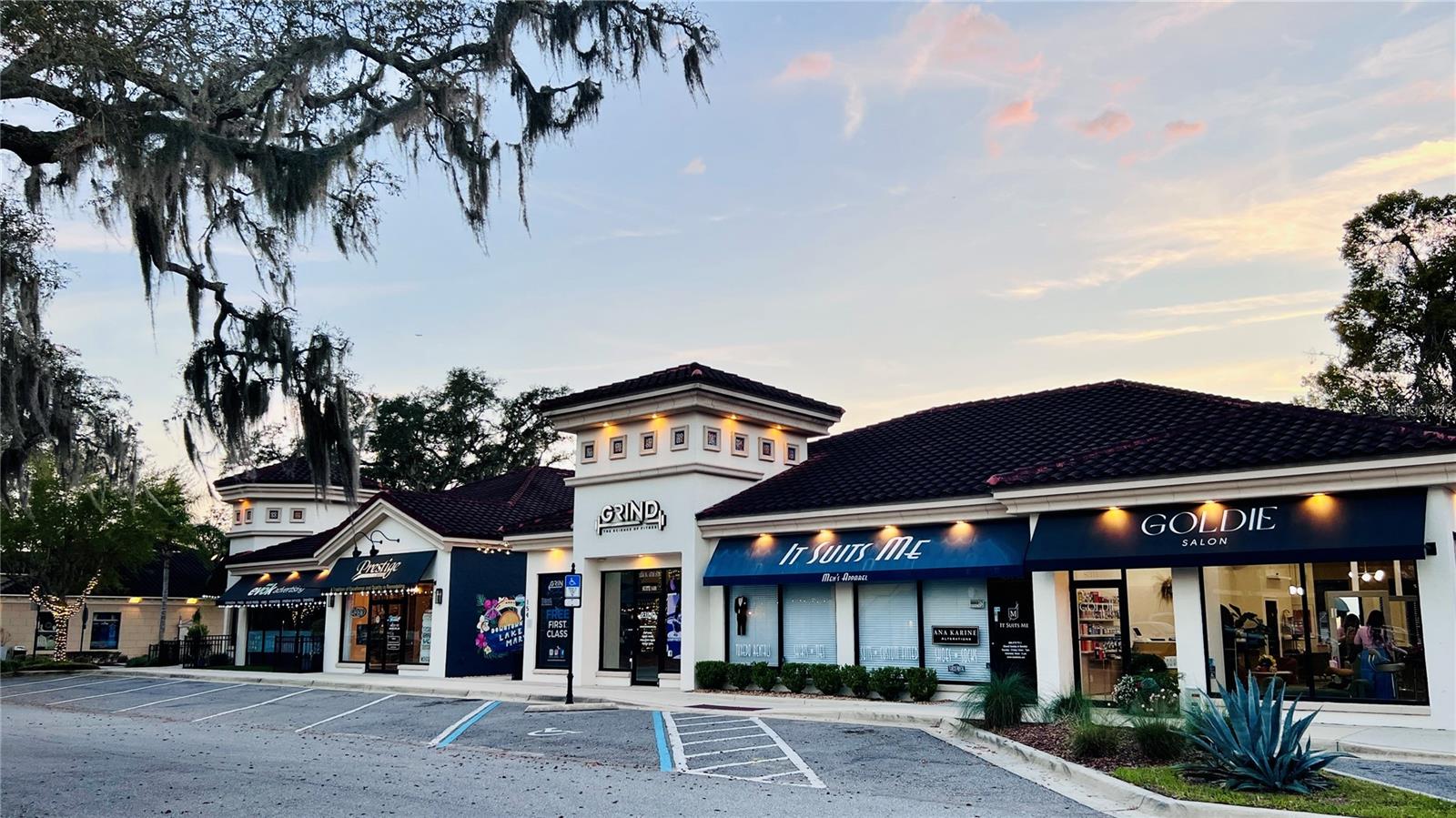 CRYSTAL LAKE CONDOMINIUM - Residential