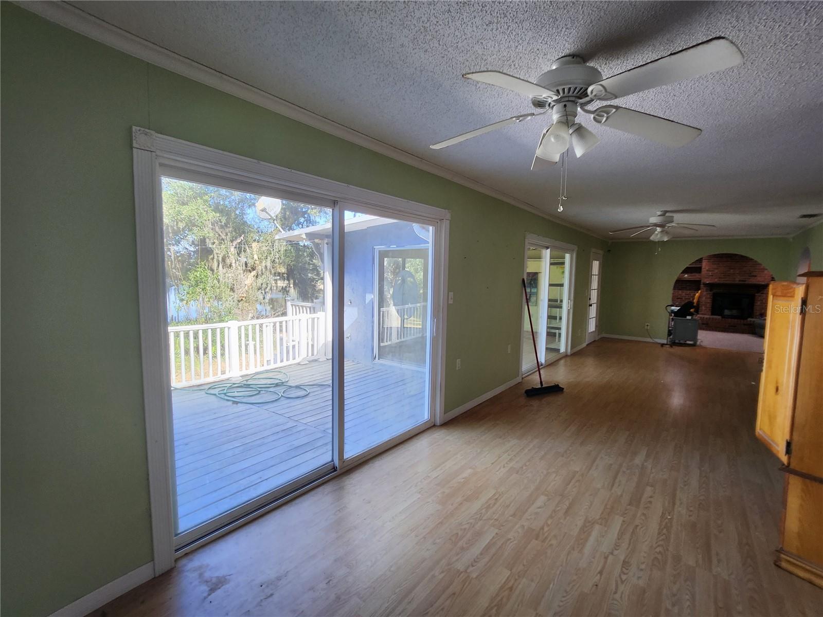 SILVER SPGS SHORES UN 11 - Residential