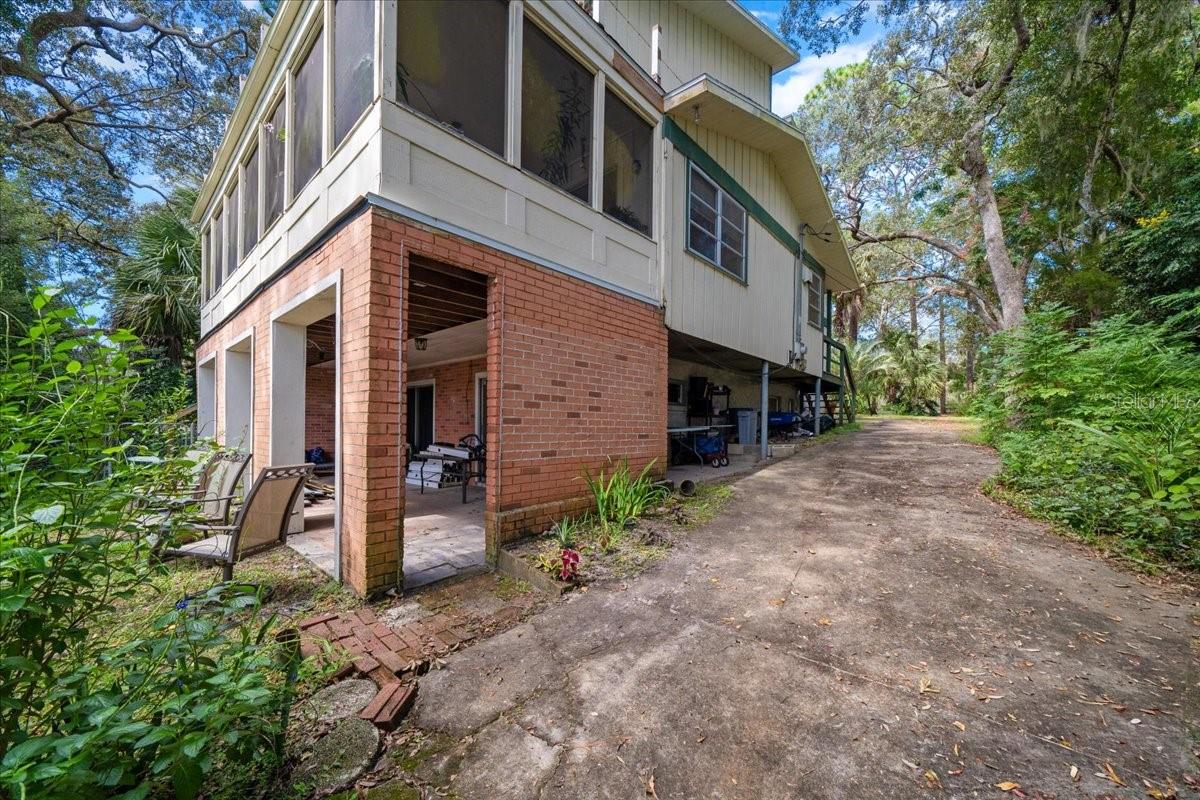 WOODS & LAKES - Residential