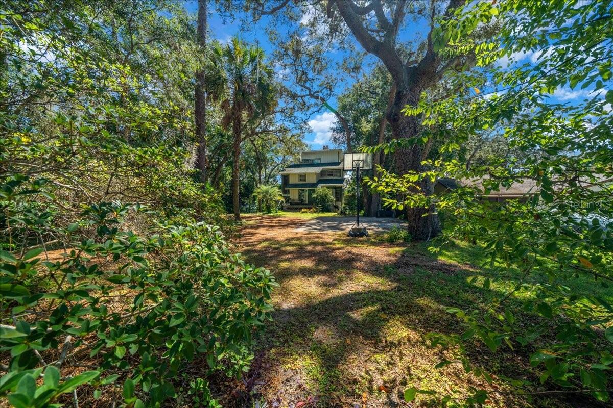 WOODS & LAKES - Residential