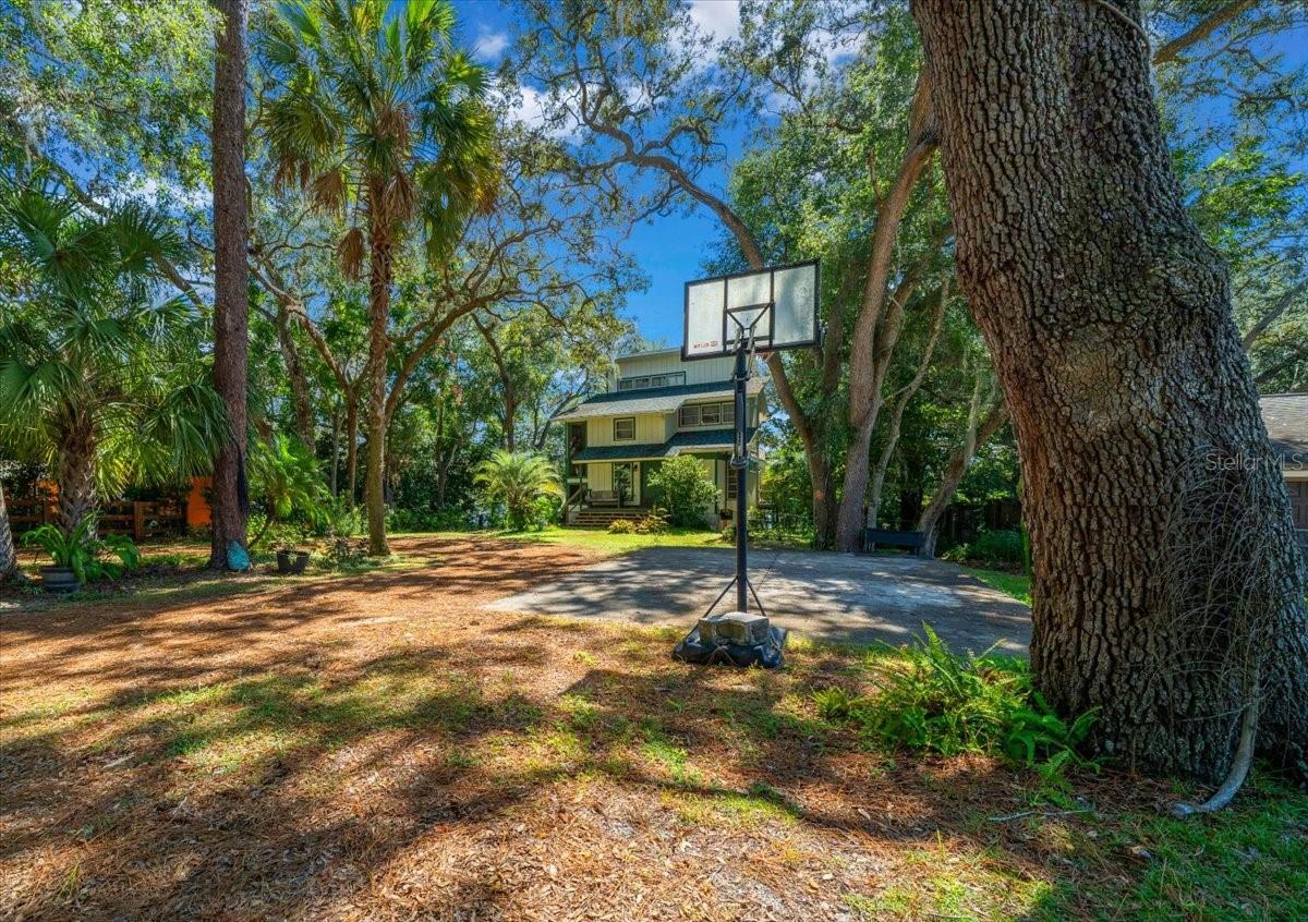 WOODS & LAKES - Residential