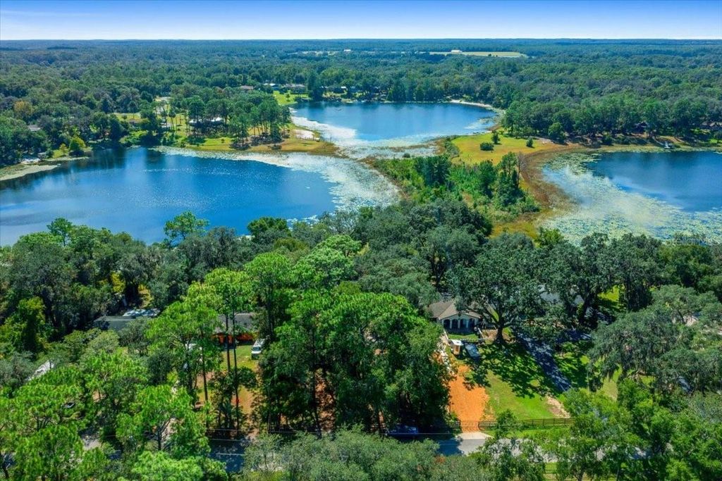 Photo of 16750 SE 54th Street, Ocklawaha, FL 32179 (MLS # OM710780)