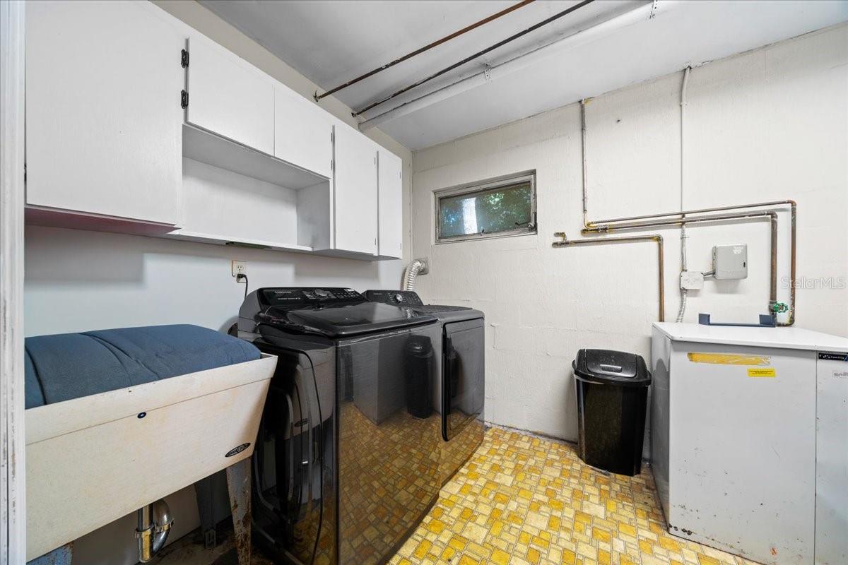 WOODS & LAKES - Residential