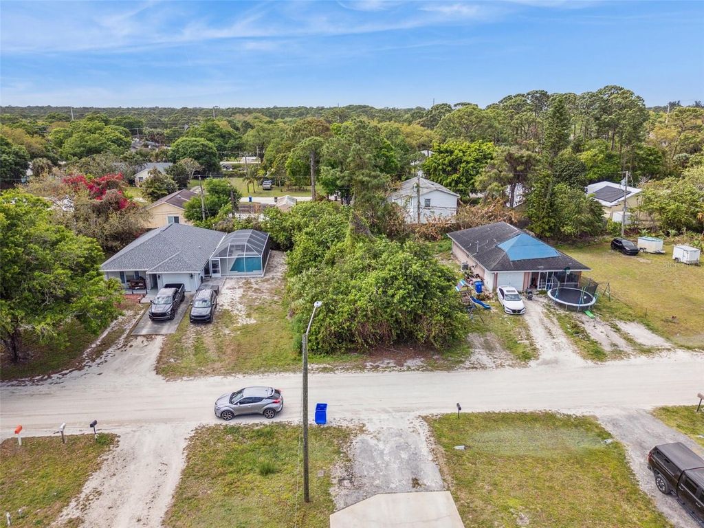 Photo of 1335 25th Avenue SW, Vero Beach, FL 32962 (MLS # TB8472899)