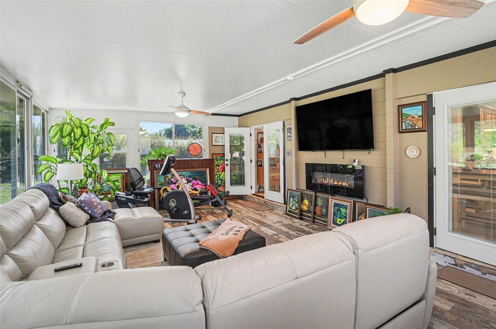 MAGNOLIA SHORES - Residential