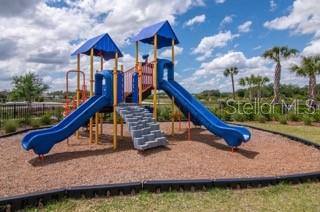 ASHBERRY VILLAGE - Residential