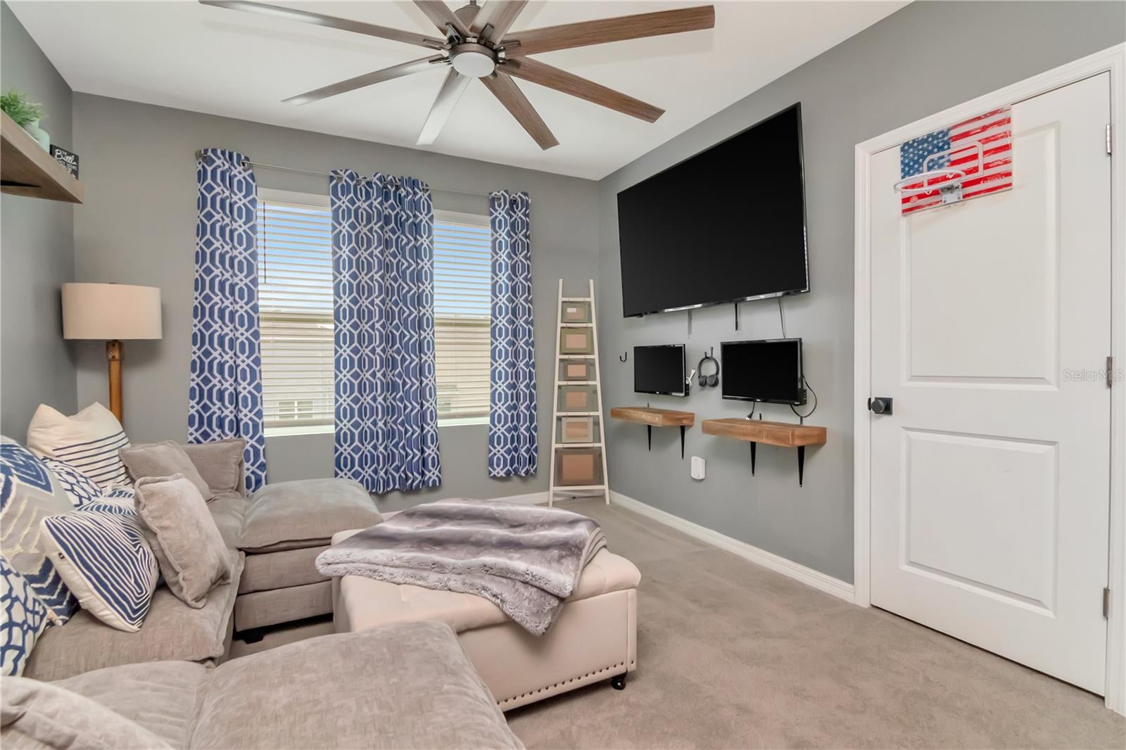 ASHBERRY VILLAGE - Residential