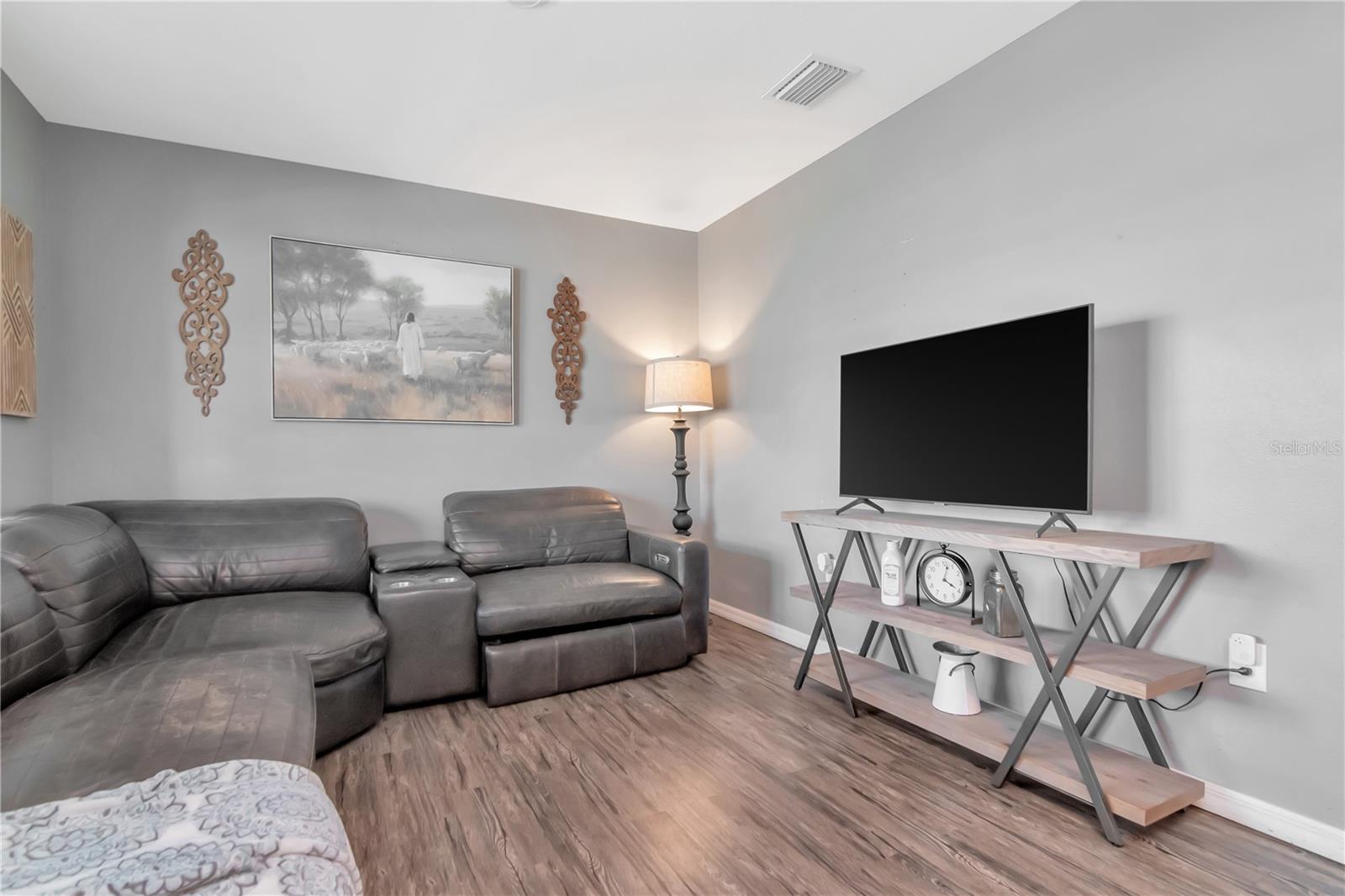 ASHBERRY VILLAGE - Residential