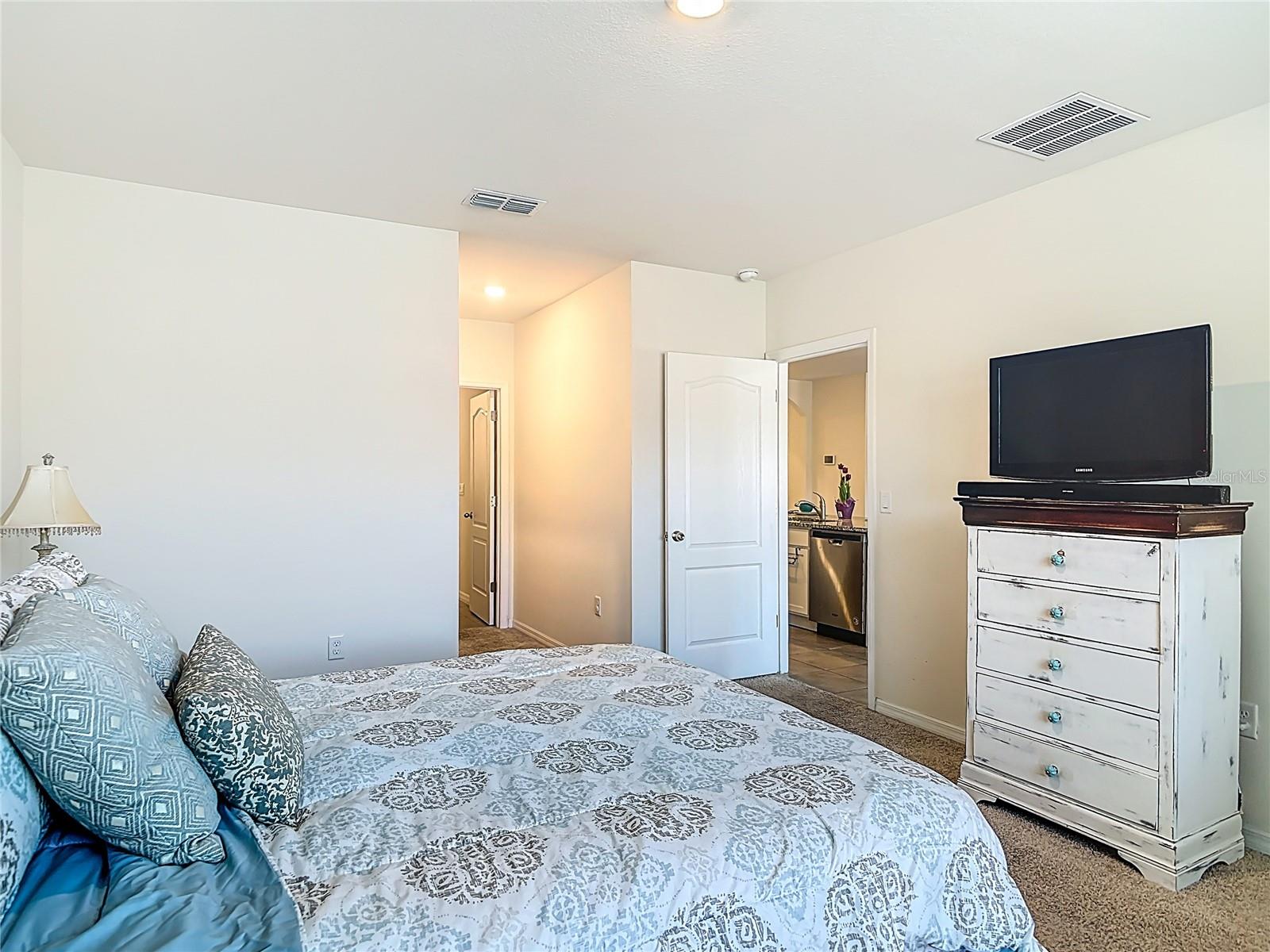 LAKE GLEASON RESERVE - Residential