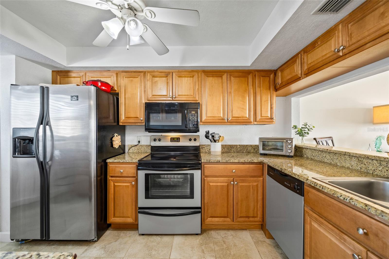 610 ISLAND WAY 302