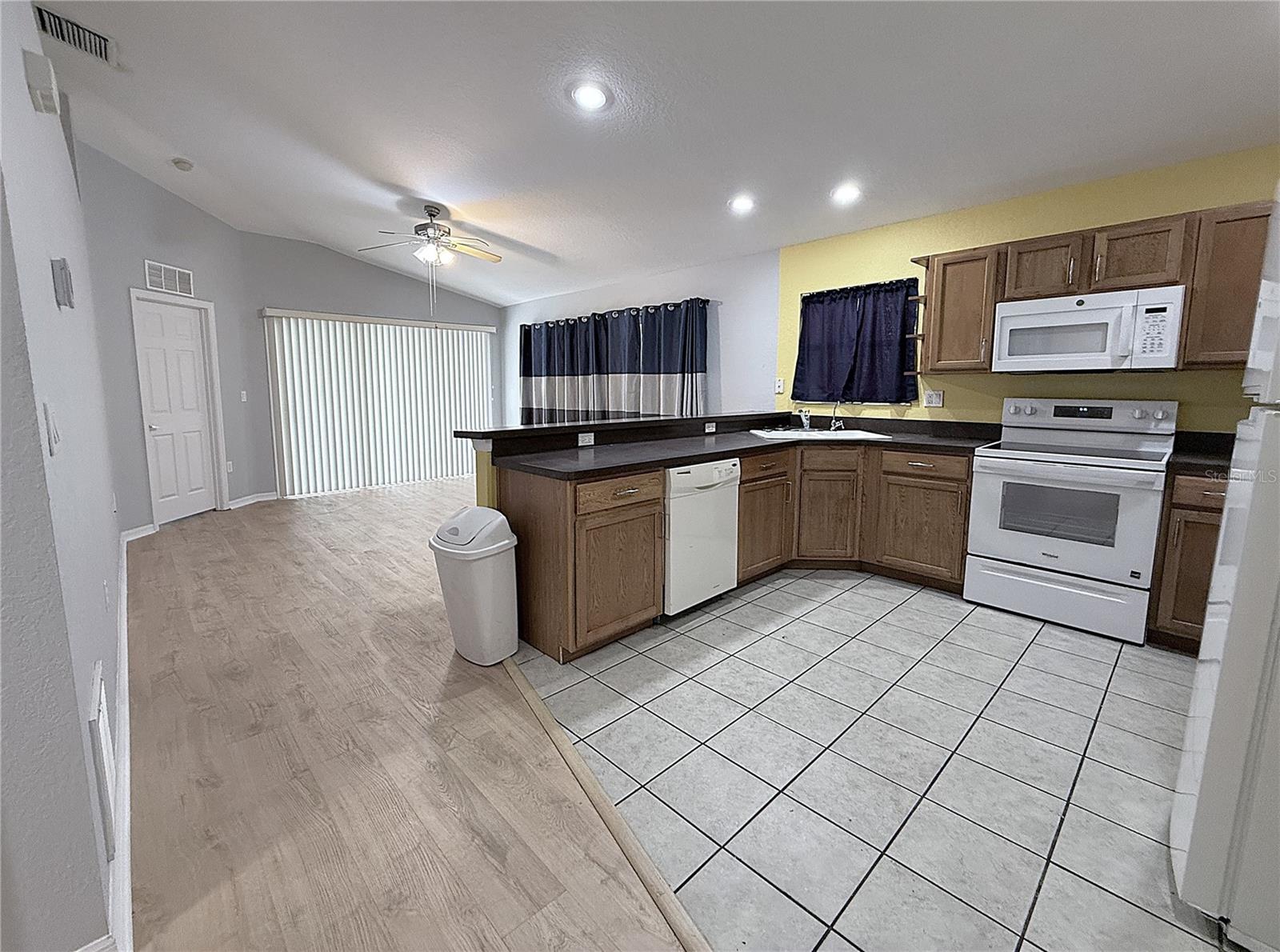 LAKES AT HERON COVE CONDO PH 07 - Residential Lease