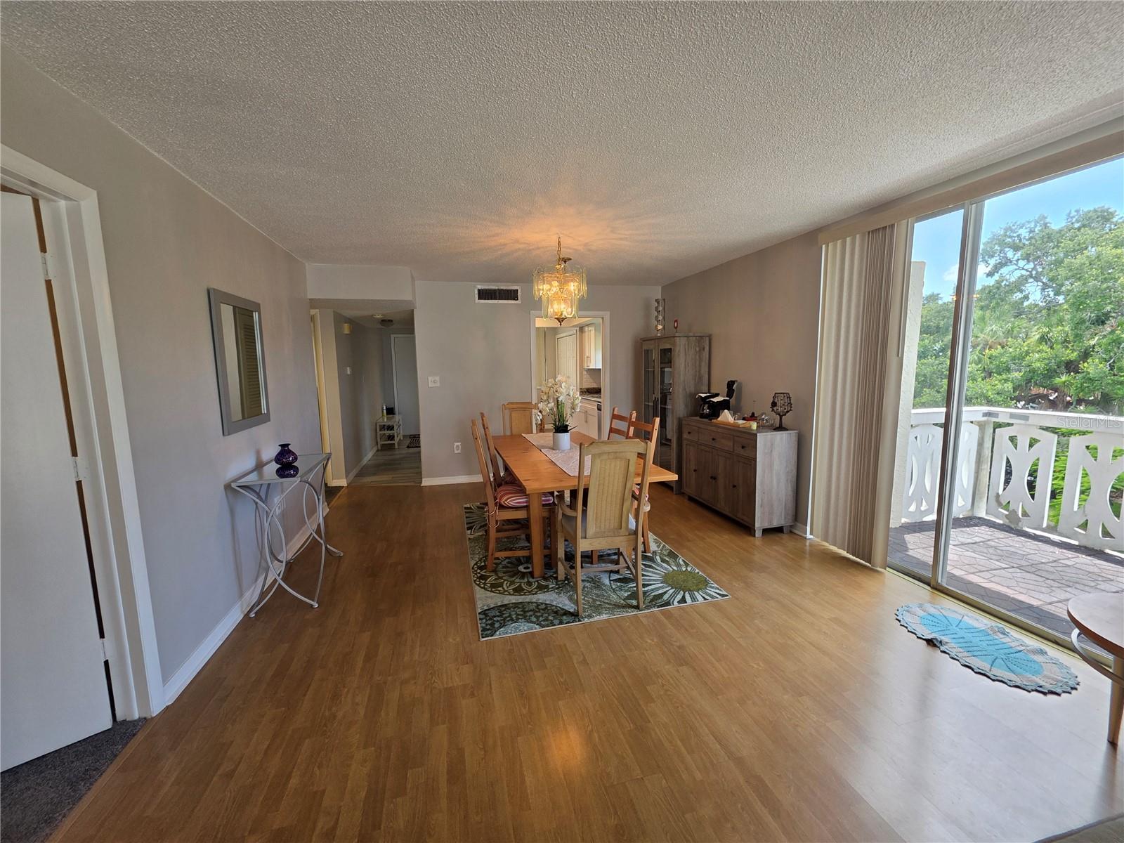 SEVILLE CONDO 4 - Residential