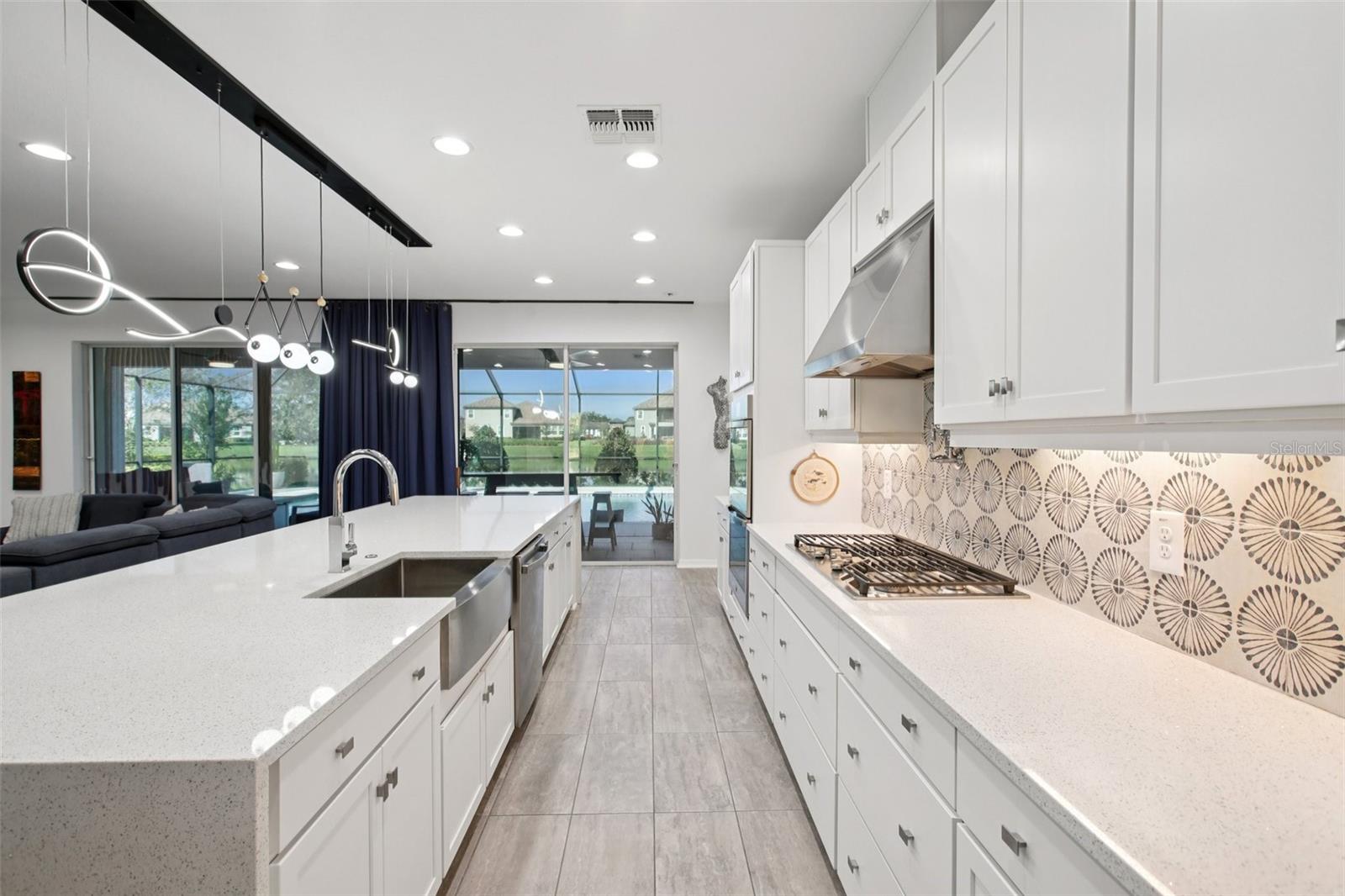 7135 GRAYBROOK DRIVE