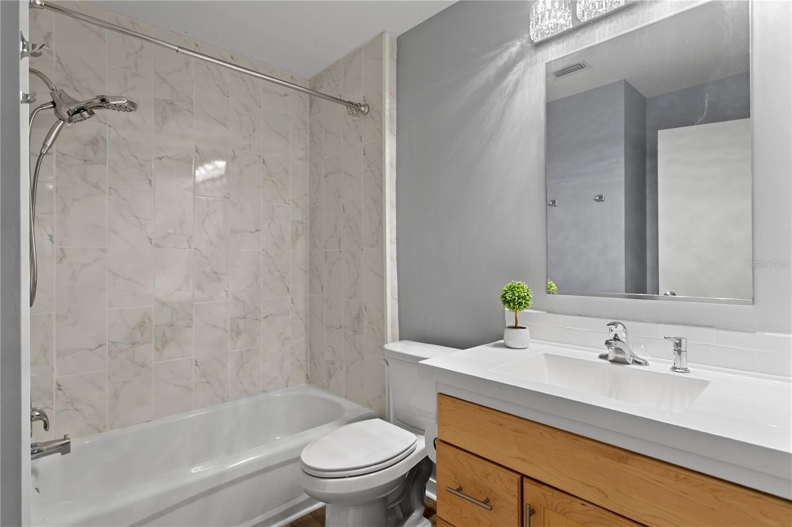 CHARLES COURT - Residential