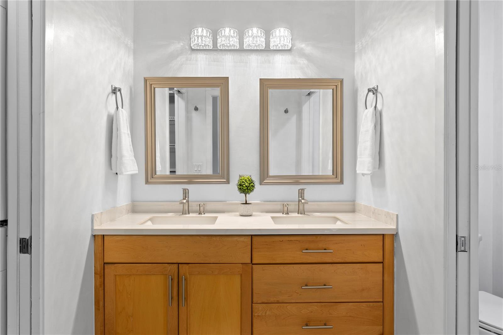 CHARLES COURT - Residential