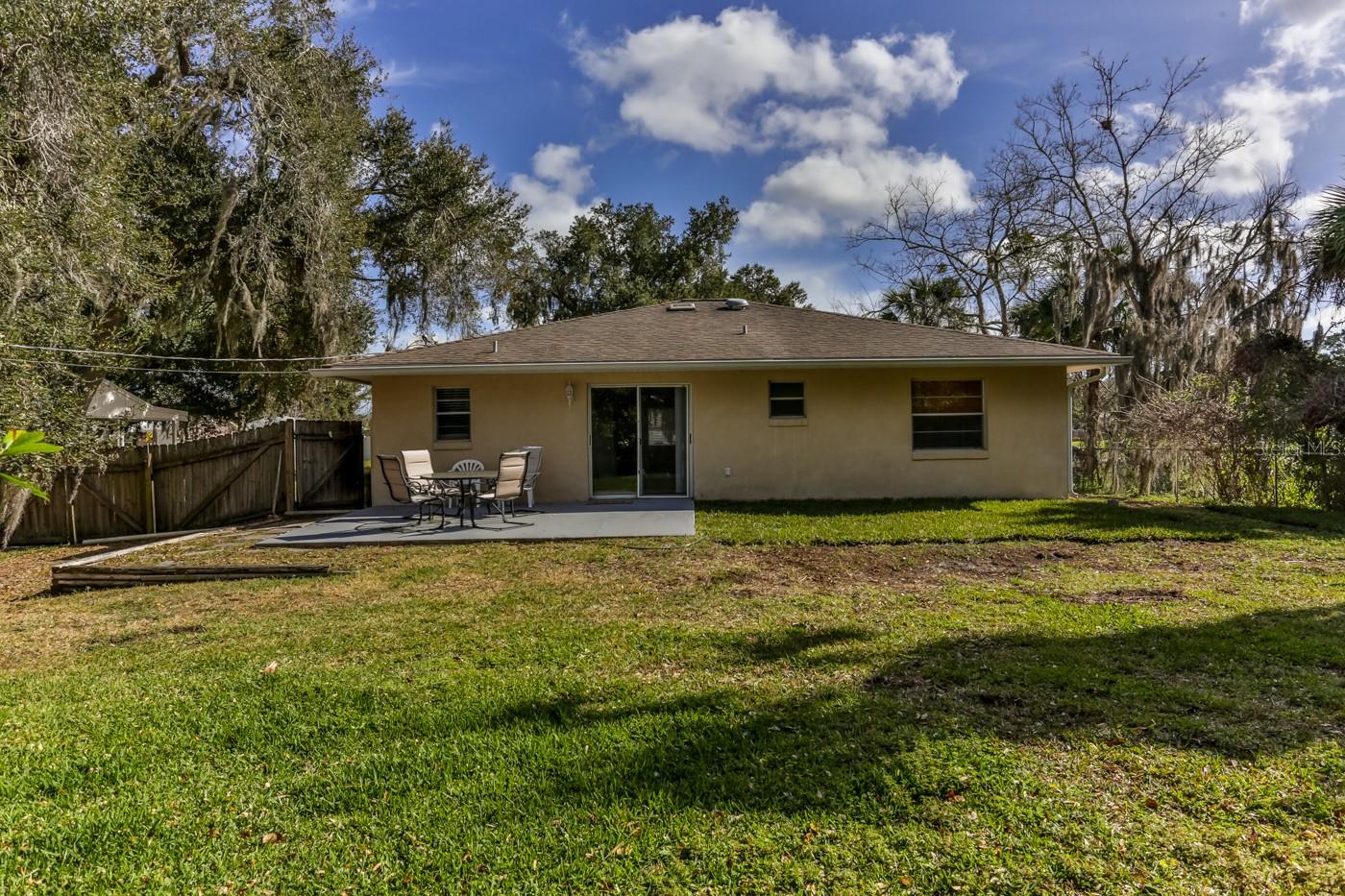 Florida Shores 01 - Residential