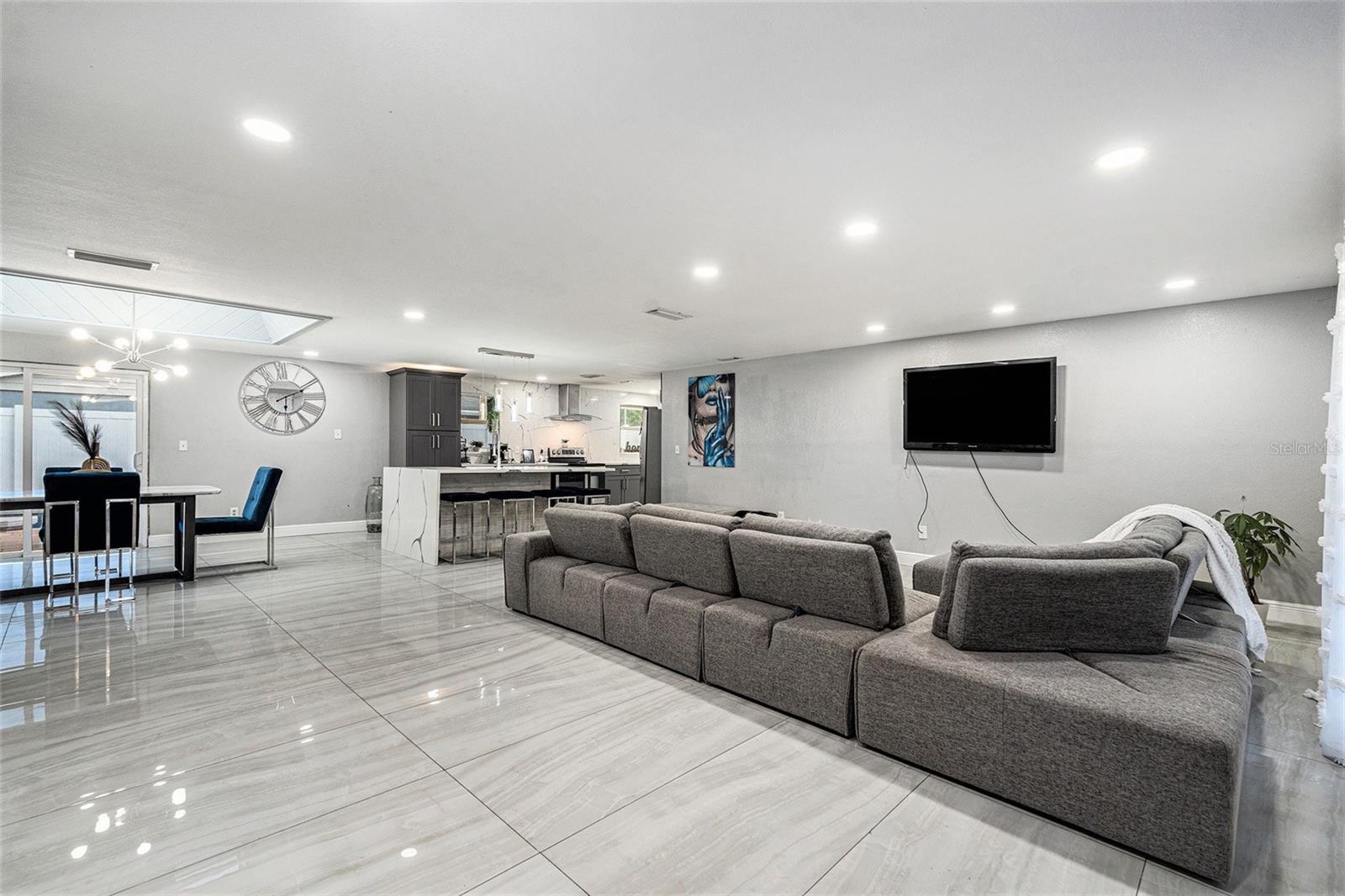 4214 HOLLOW HILL DRIVE